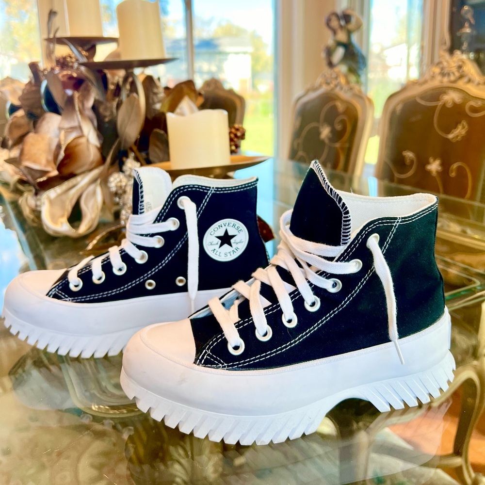 Converse Women's Chuck Taylor All Star Sneakers Size 5